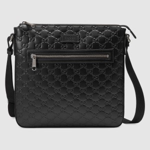 Gucci Messenger Bag in Black Signature Leather 
